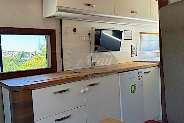 2020 Built 3 Person, Rental Campervan #1024
